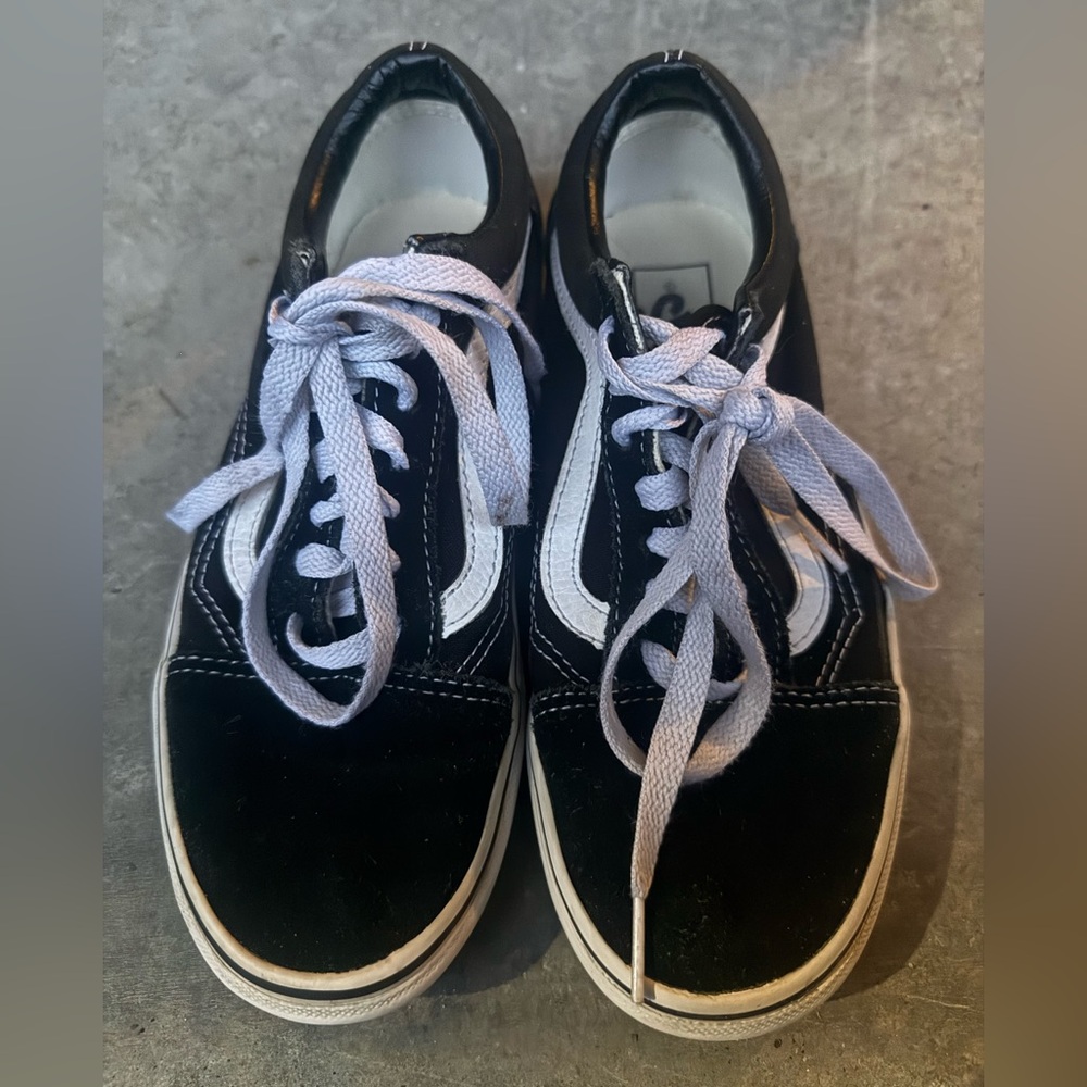 Classic Low Top Vans Skate Shoes
